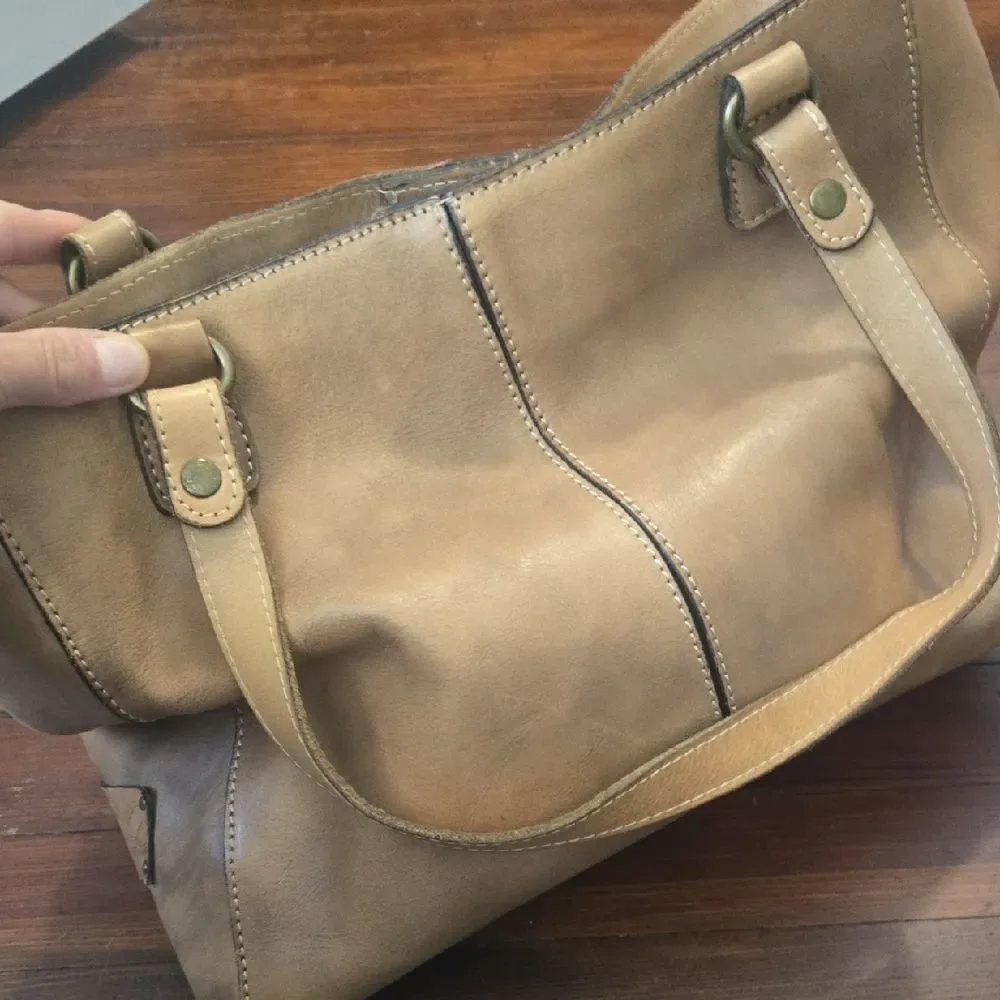 NEW Patricia Nash Tan Leather Tote with Vintage Studded Design - Picture 3 of 5